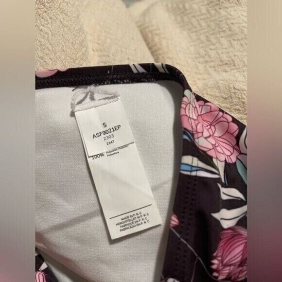 Cupshe Women’s Swimsuit S Purple Floral 2-Piece Bralette V-Neck Hipster Crossbac - Picture 5 of 7